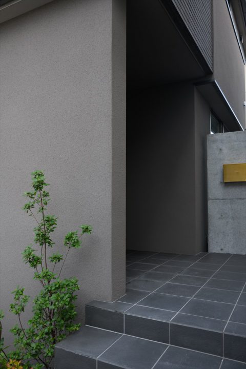 岡山市南区に完成した北欧注文住宅、統一感のある外構デザイン