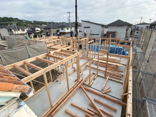 倉敷市玉島にて建築がスタートした小野内科医院新築工事、上棟のようす